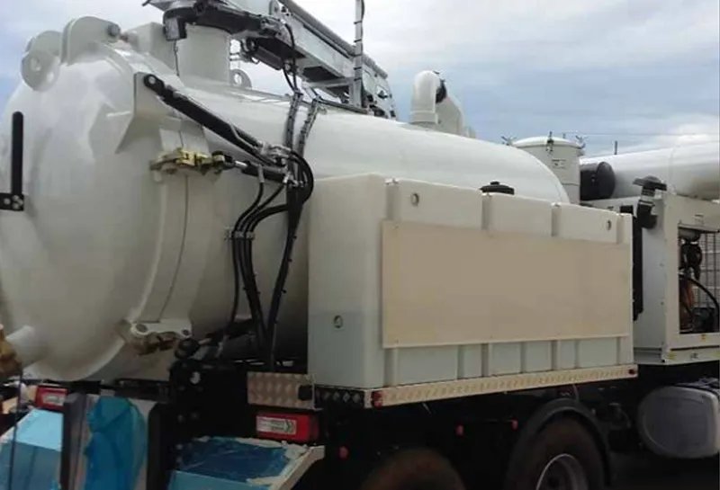 28 off vacuum truck 6000L tanks for various clients