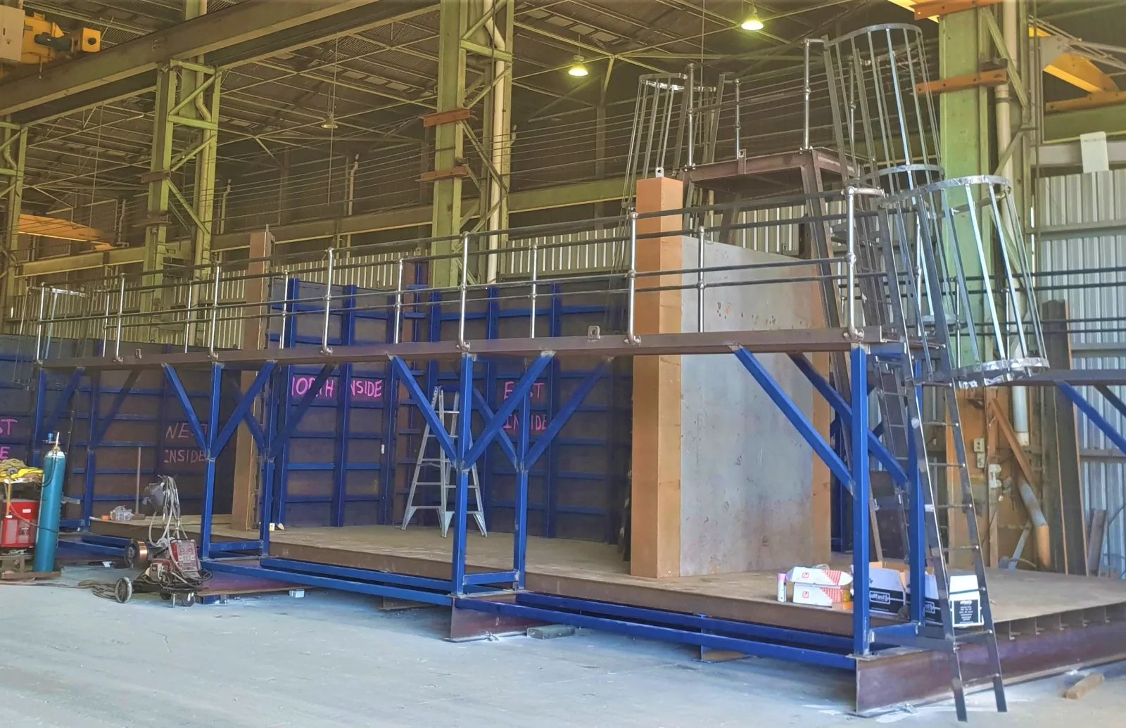 Plate table and platforms, Euro Precast
